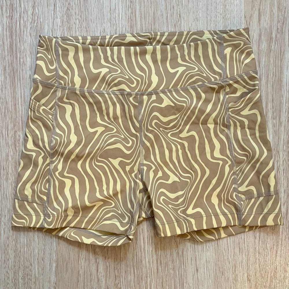 Outdoor Voices Superform 3.5" Bike Shorts in Pampas Swirl – Size Medium